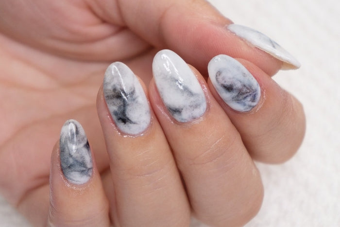 Marbling On all nails